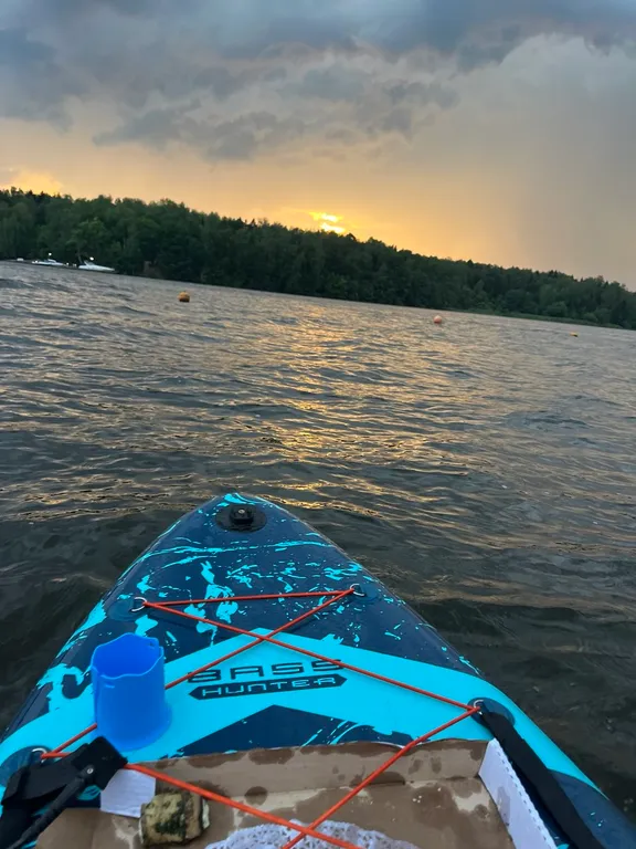 Дом в лесу у озера