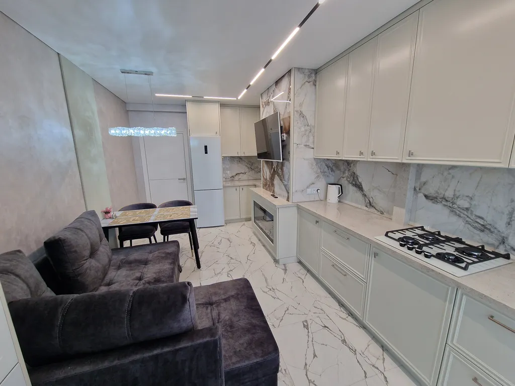 Квартира с ремонтом и видом на озеро Мойнаки