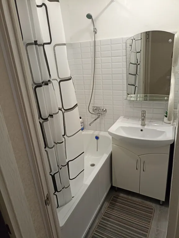 1-комнатная квартира в центре города с асфальтированной парковкой