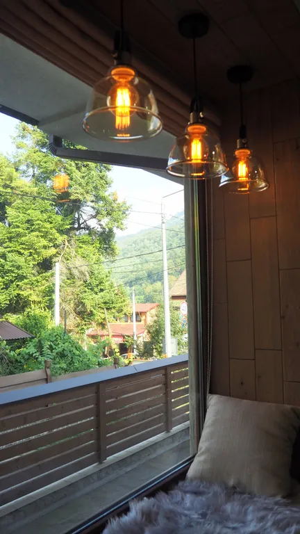 Светлый, уютный и современный апартамент в центре Красной Поляны