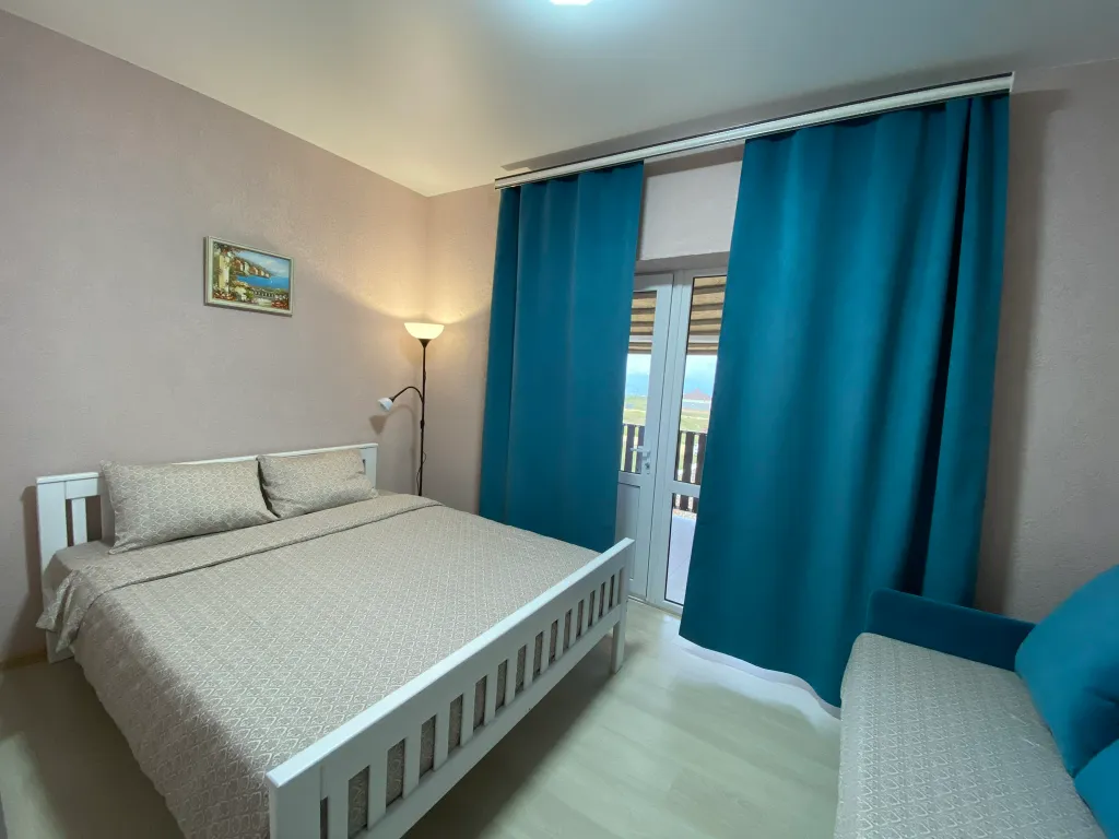 Квартира Двухкомнатный апартамент с террасой — аренда посуточно в Оленевка