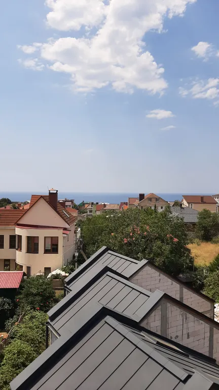 Сруб у моря