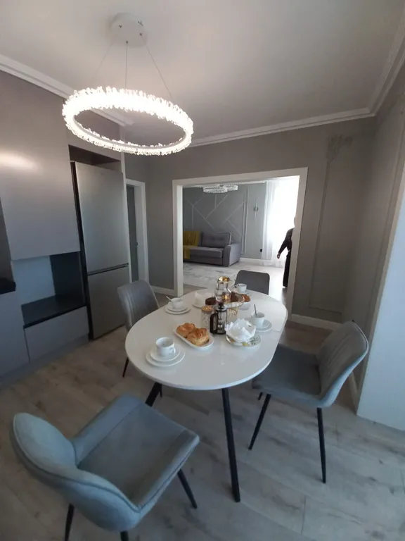 Шикарная квартира в центре города с видом на горы