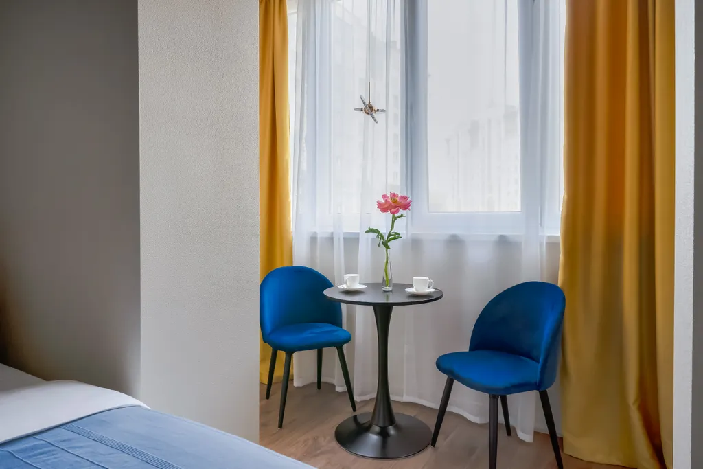 Лиловая студия у моря