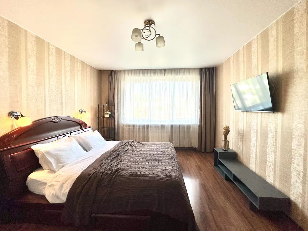 Уютная двухкомнатная на Заре с двумя кроватями