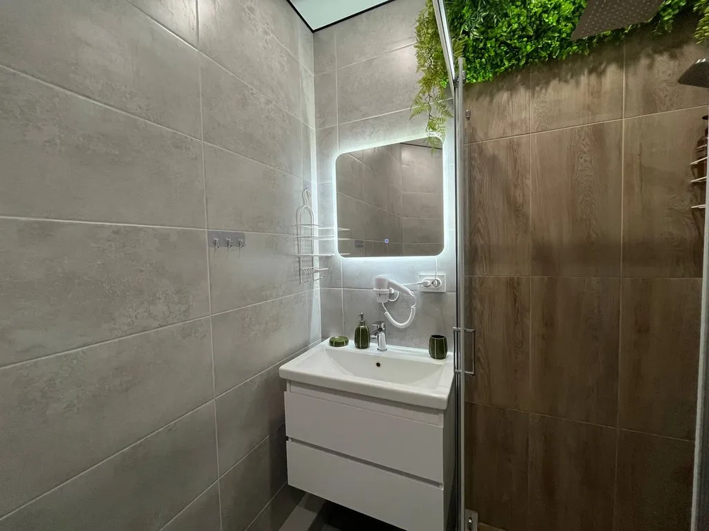 Студия с видом на бухту и горы