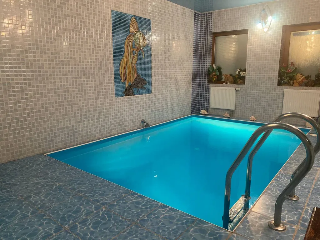 Коттедж Домик с теплым бaссейном и баней — Малые Горки