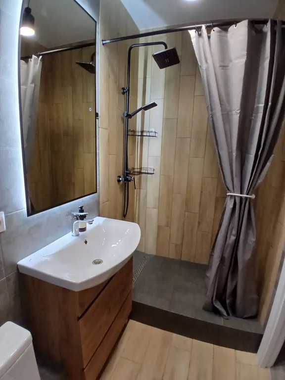 Современная квартира в новом доме Бизнес Класса Центр города