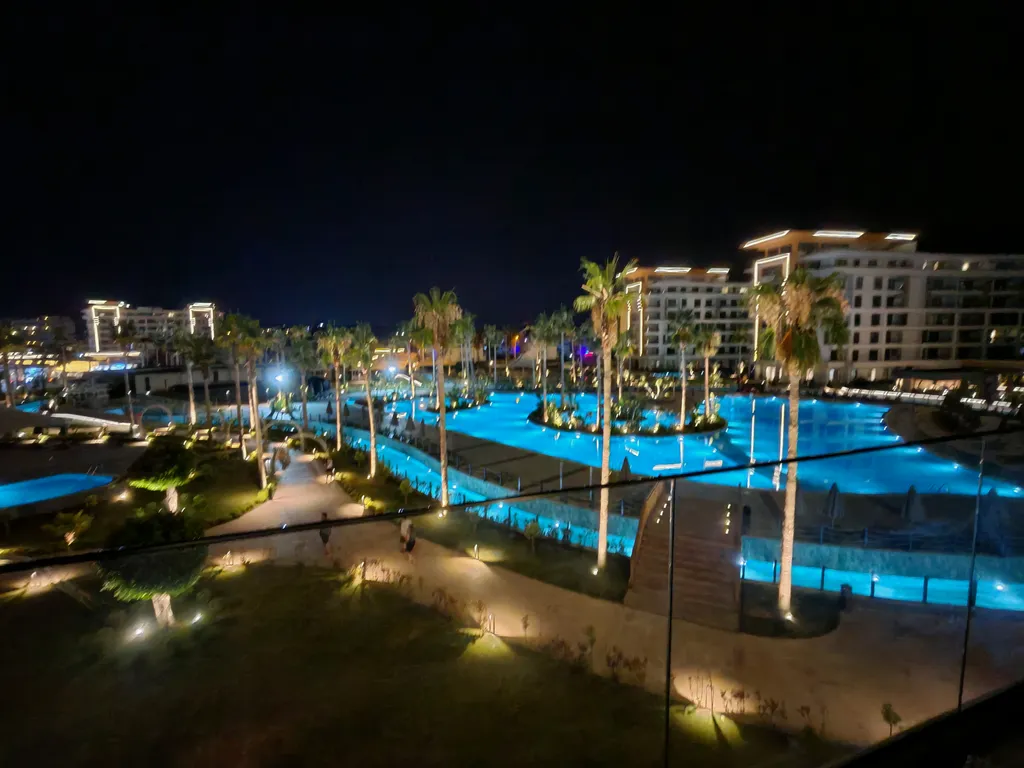 Квартира 1+1 в Azura World c видом на бассейн и аквапарком