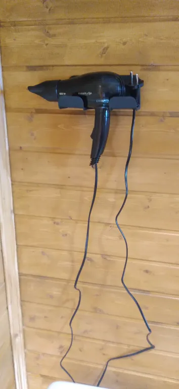 Небольшой дом на острове