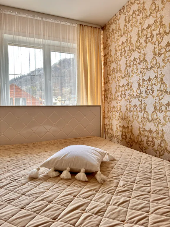 Коттедж с видом на горы Алтая