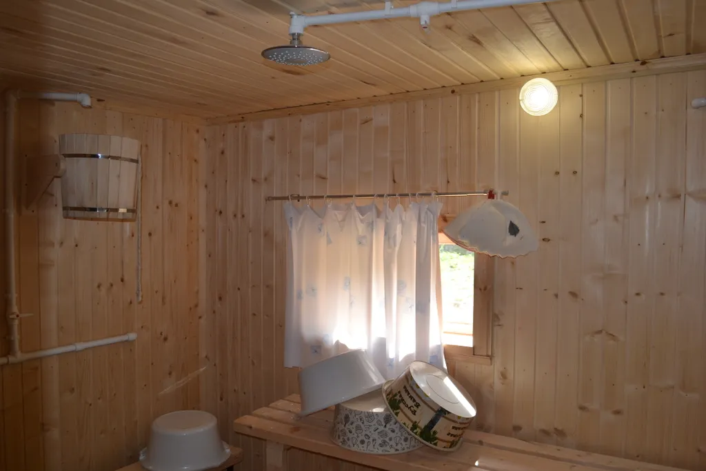 Дом-баня на берегу озера Уросозеро