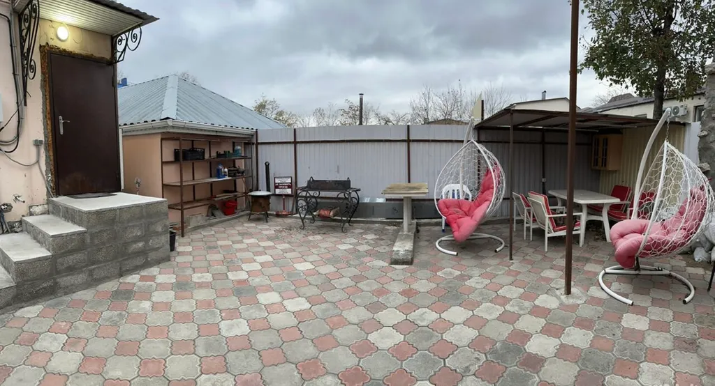 Дом на цветнике