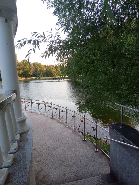 Квартира Квартира Видовая евродвушка в центре, у парка. Свое паркоместо у лифта, метро. — Минск