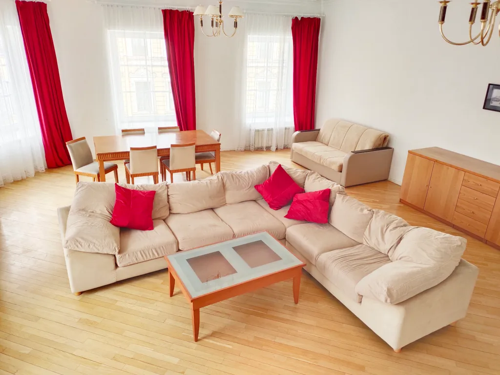 Квартира с большой гостиной с видом