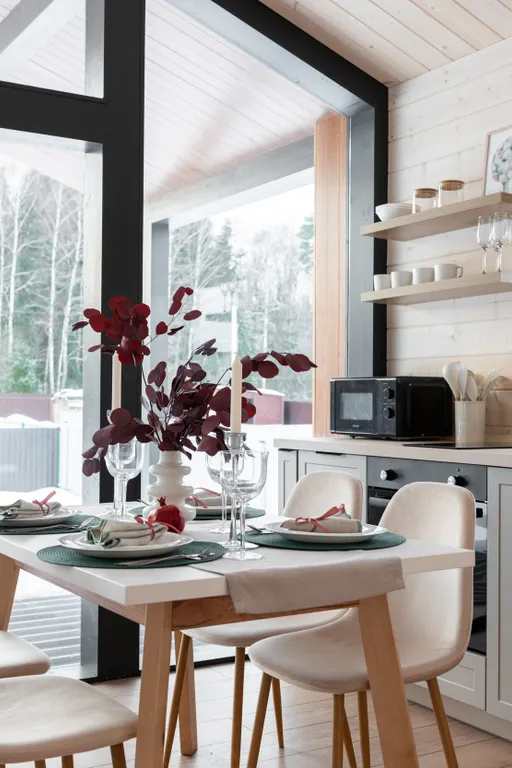 Стильный барнхаус с сауной, камином и панорамой