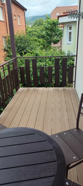 Семейный двухкомнатный номер с изолированными комнатами и с балконом