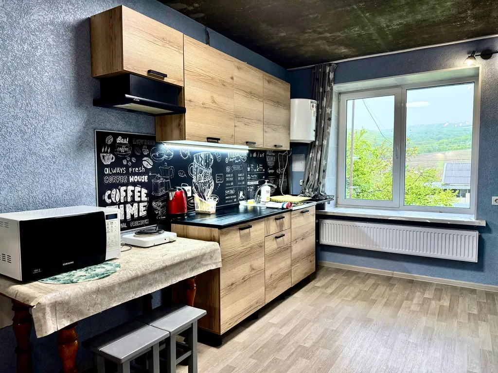 Квартира Новая студия в тихом местечке, зелень, пенье птиц, горы и море — Варваровка