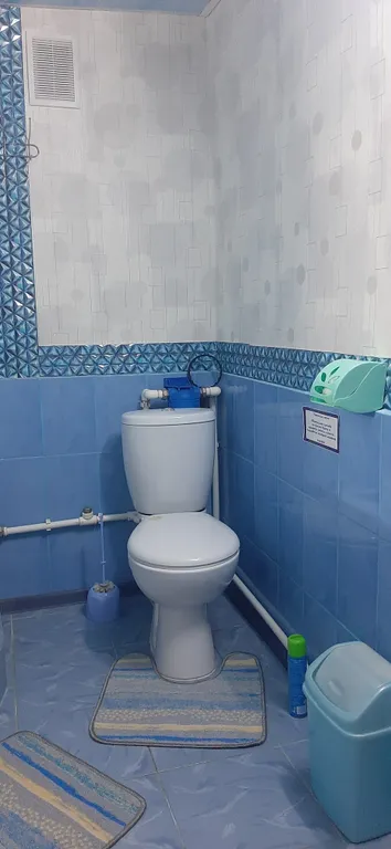 Отдельный дом без хозяев у залива