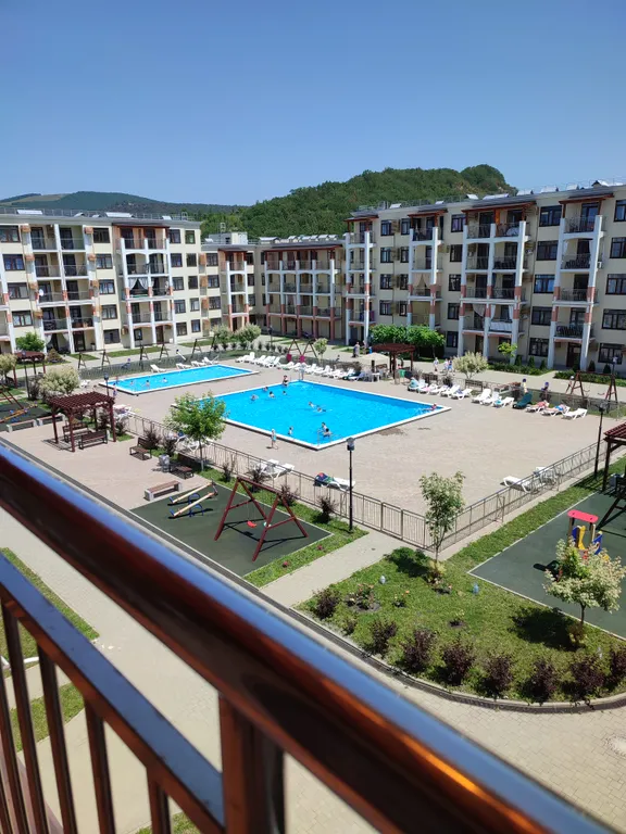 Уютные апартаменты с видом на бассейн