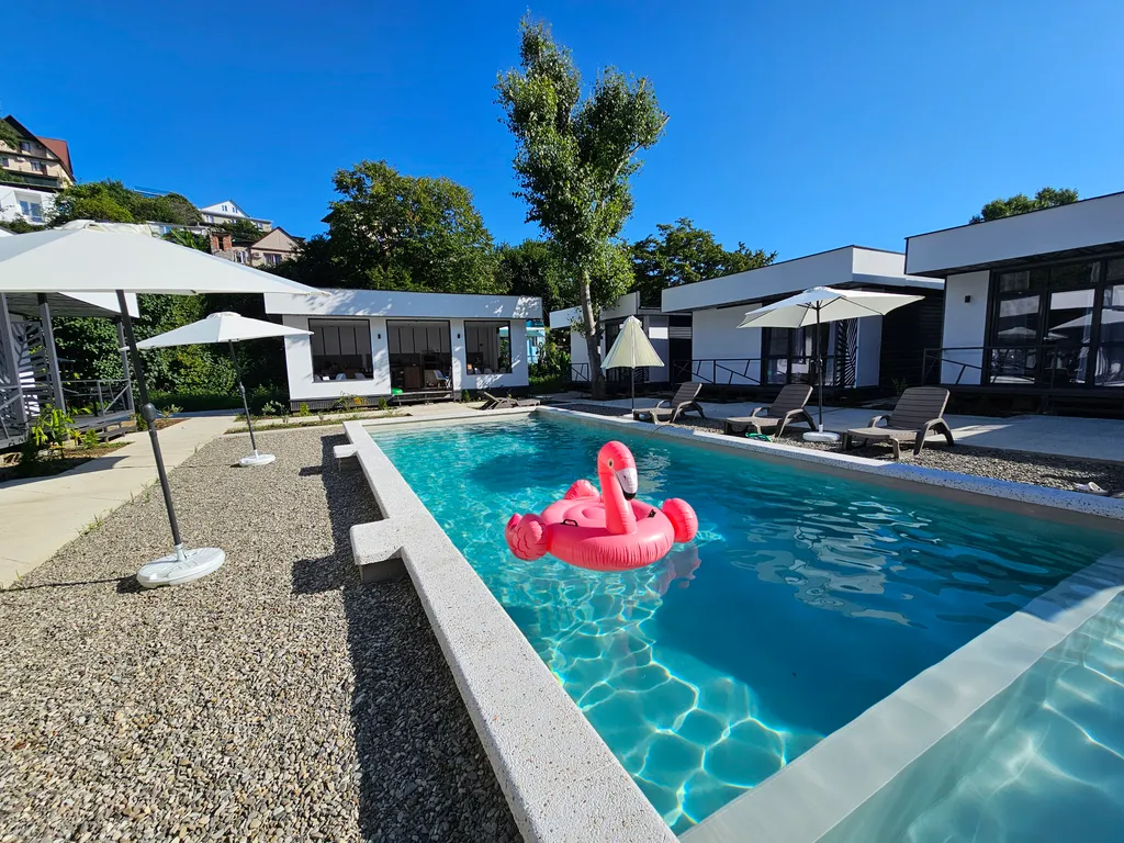 Уютные гостевые домики Колос