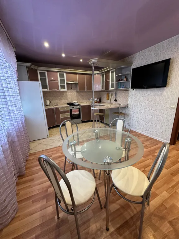 Квартира Уютная трешка — Волхов