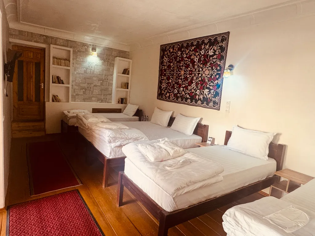 Семейный Пятиместный номер в центре старого города (санузел в номере)