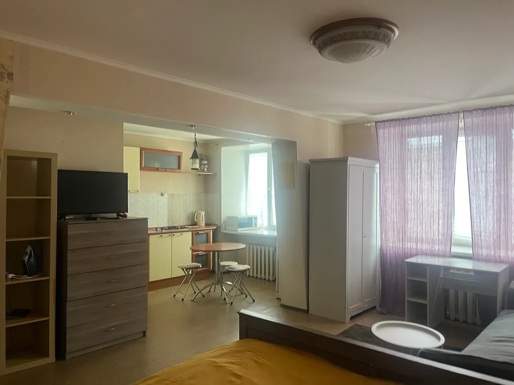 Просторная студия в сталинском доме