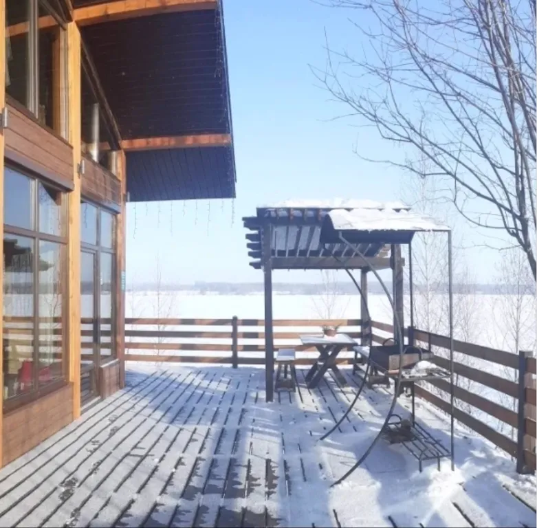 Парящий дом на Волге