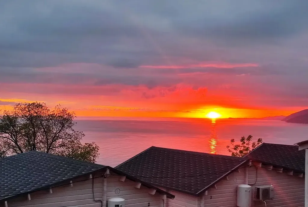 Коттедж Четырёхместный номер с видом на море — Гагра