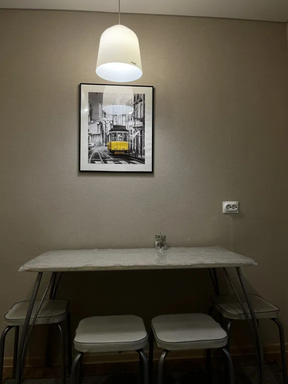 2-комнатная квартира с евроремонтом возле ГЛЦ Мраткино