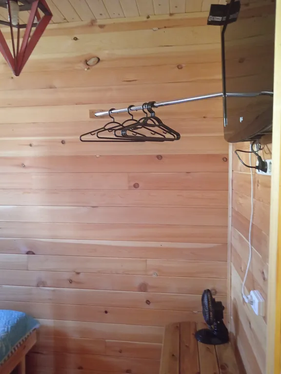 Гостевой дом вдали от берега и шума с кухней, туалетом, душем в доме