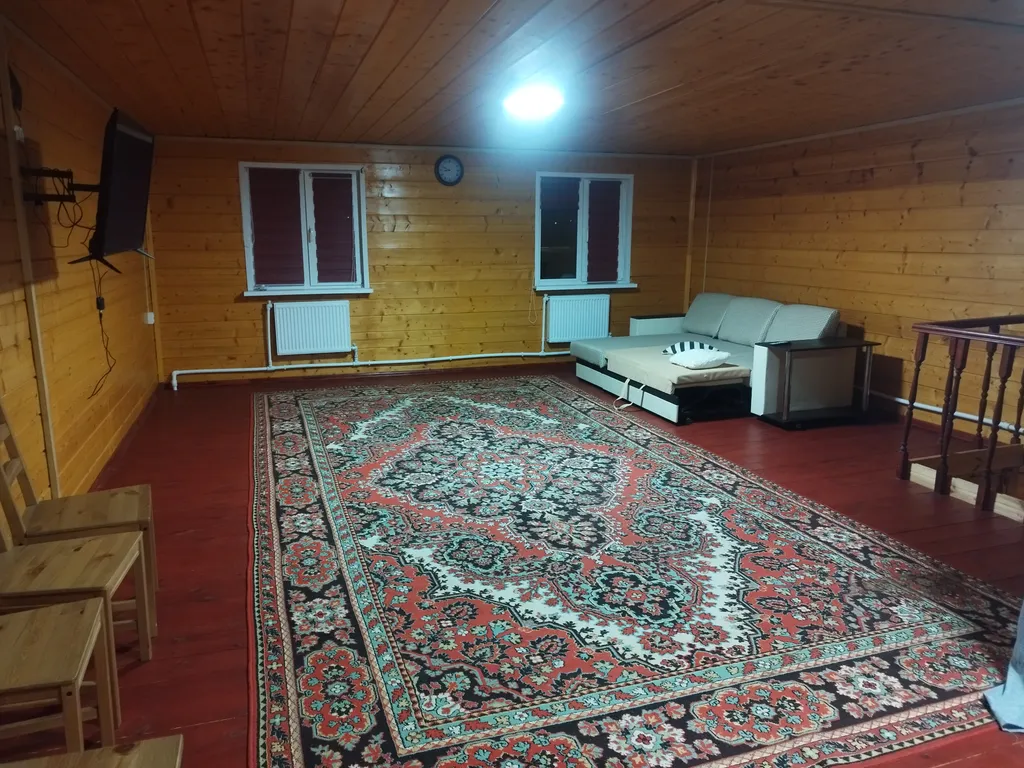 Деревянный дом в черте города