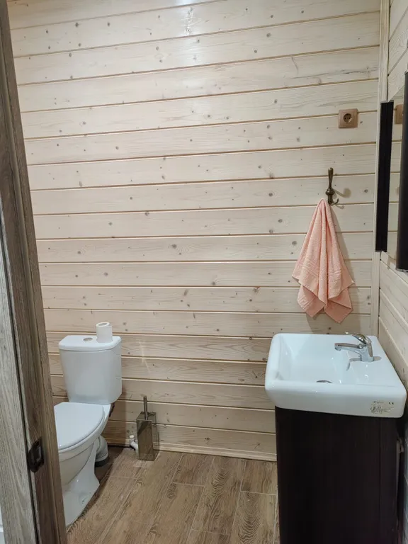 Уютный домик с банькой в лесу