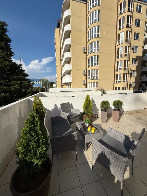 Квартира Квартира Студия с террасой, новый ремонт, 7 минут до моря — Сириус