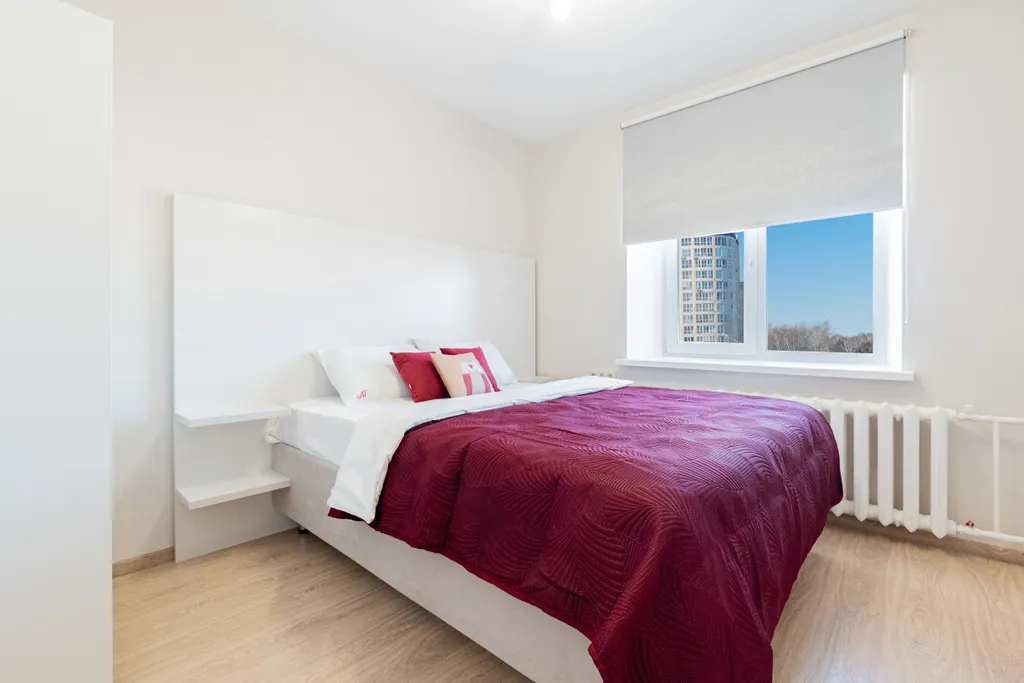 Просторная квартира с камином