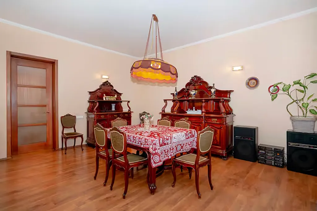 Apartment at 12 Baratashvili street