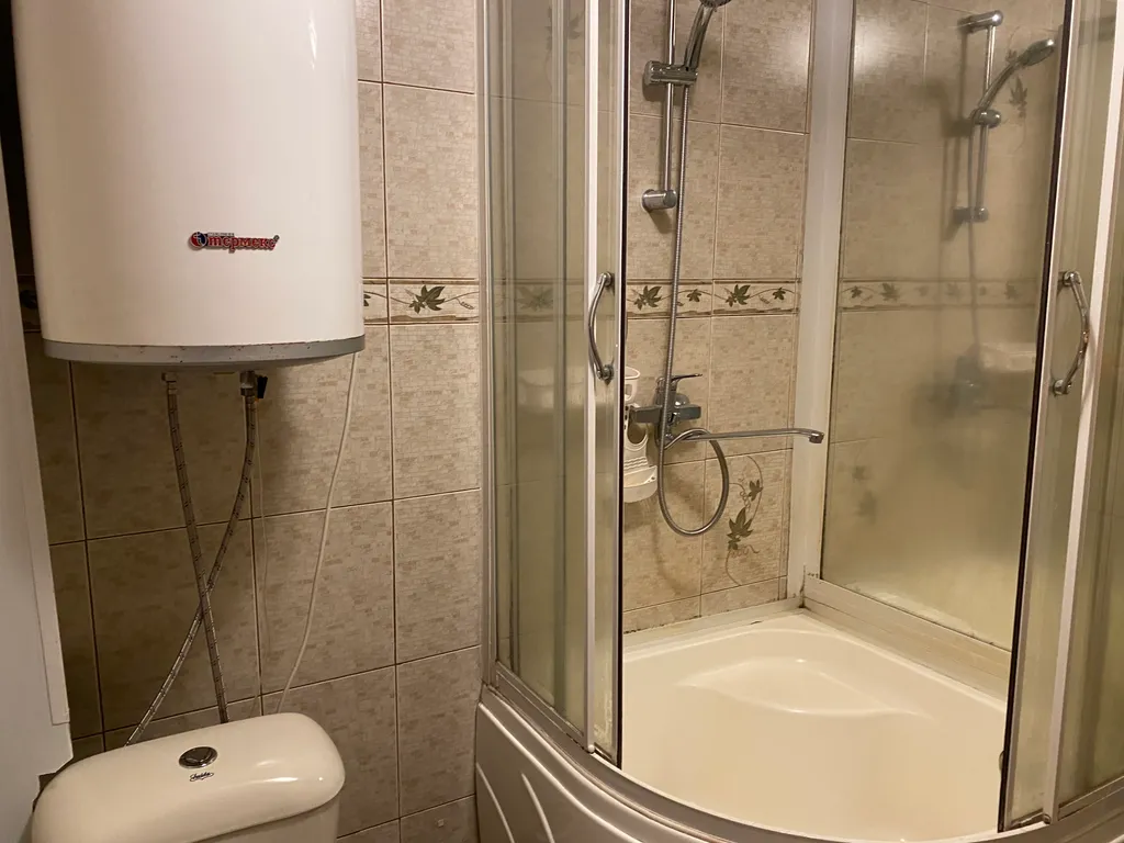 Первая речка, рядом с пляжем на мысе Кунгасный