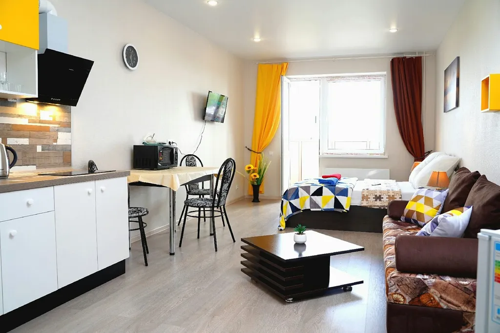 Уютная квартира-студия с диванчиком у торгового центра Вавилон