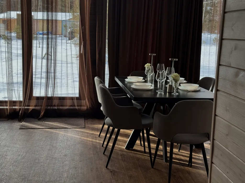 Уютный дом у озера, в 50 километрах от Петербурга, с мангалом, Wi-Fi