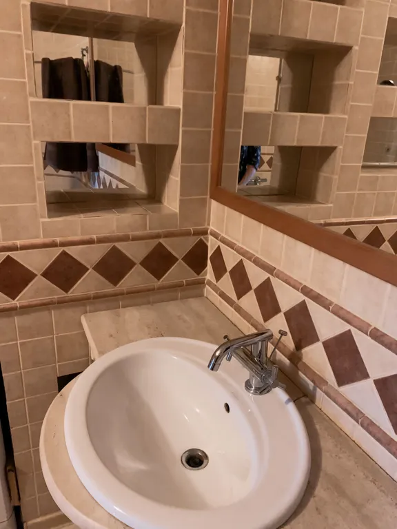 Дом с камином и садом! Две минуты до пляжа!