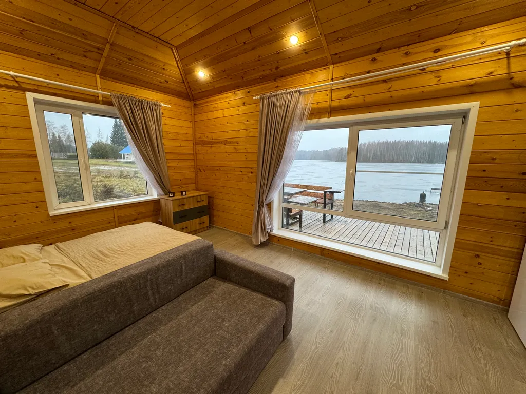 Дом на первой линии у озера в Карелии