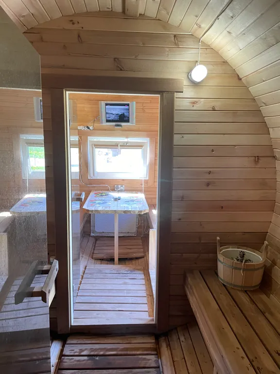 Коттедж Уютный дом с баней и видом на озеро Врево — Луга