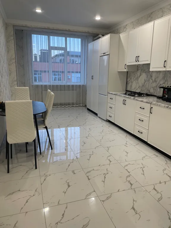 Уютная и светлая квaртиpа с еврорeмонтoм