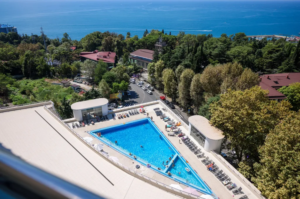 Элитная видовая квартира с прямым видом на море