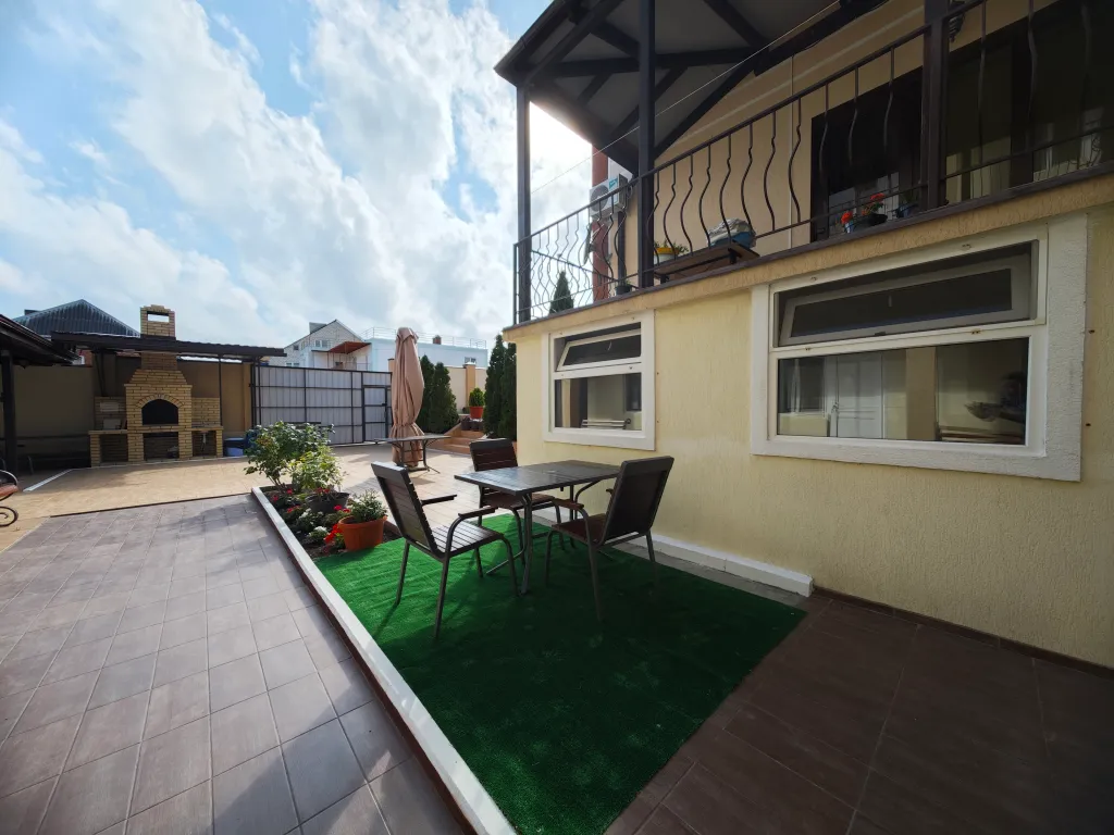 Двухкомнатный семейный номер в гостевом доме Софианна в голубой бухте