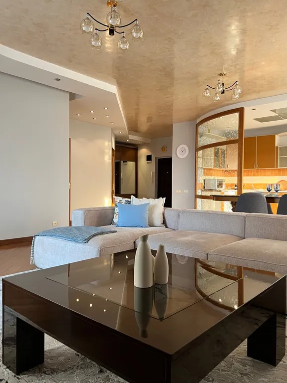 Уютная квартира с прекрасными видами в центре Алматы