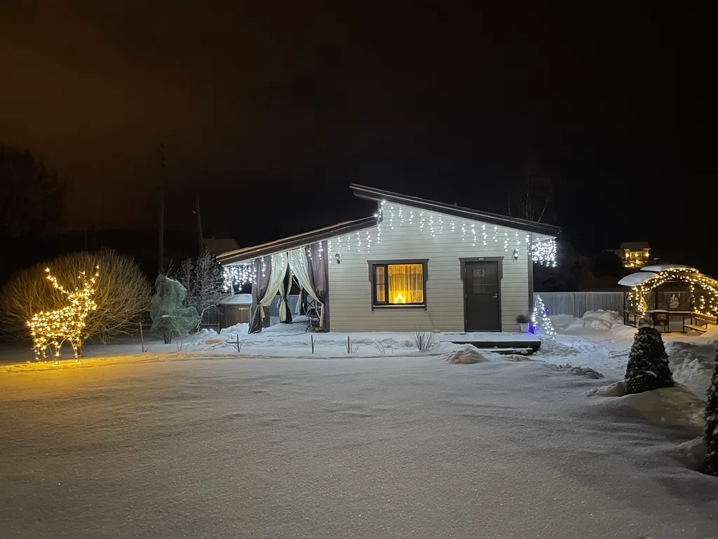 Уютный дом с купелью