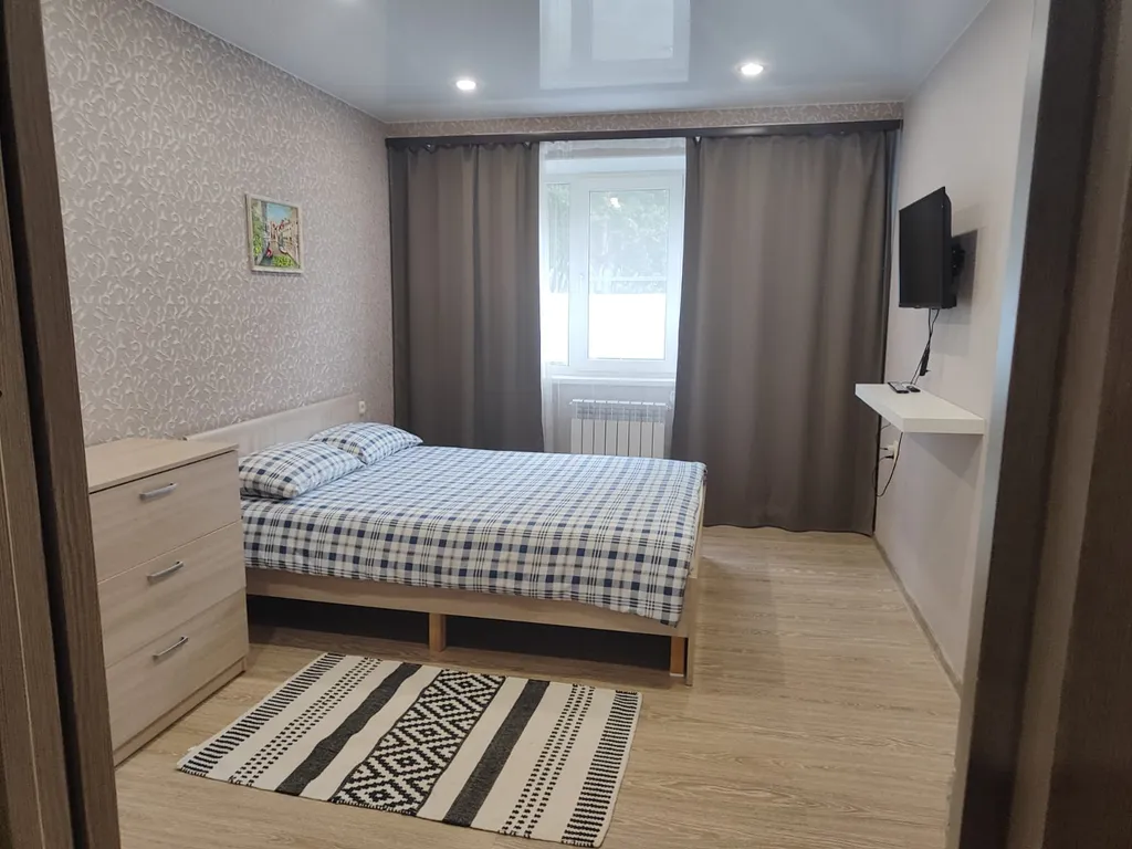 Двухкомнатная квартира в тихом центре — аренда посуточно в Мурманск