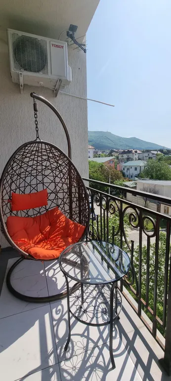 Квартира Просторная светлая квартира с большим балконом и видом на море, горы, закат — Геленджик